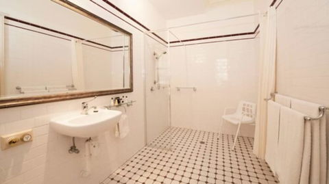 Cobb & Co Court Boutique Hotel - Accommodation Guide 5