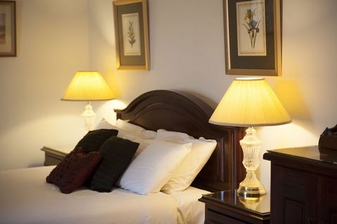 Cobb & Co Court Boutique Hotel - Accommodation Guide 0