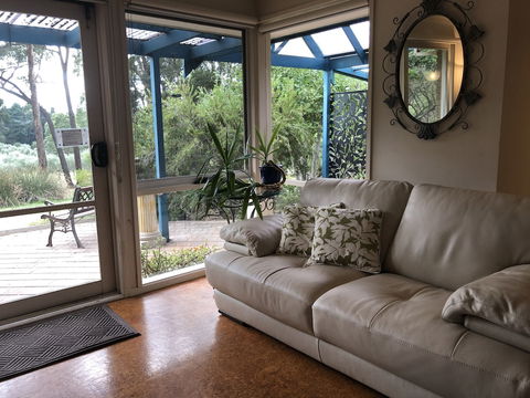 Countryside Connections Spa Cottage - Accommodation Asia 2