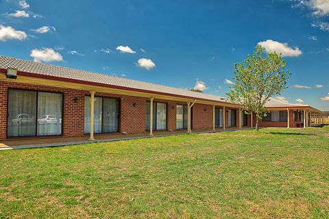 Bushmans Motor Inn - Accommodation Asia 0