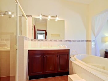 Wine And Roses B&B - Accommodation China 4