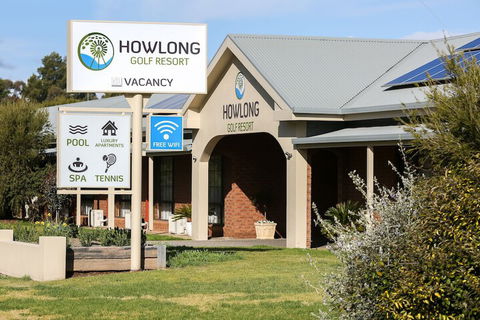 Howlong Golf Resort - Accommodation Guide 1
