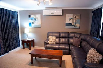 Pelican Shore Villas - Accommodation Asia 3
