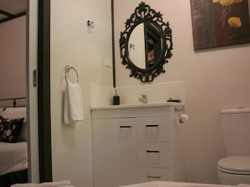 Tudor Cottages Mt Dandenong - Accommodation Asia 3