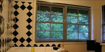 Tudor Cottages Mt Dandenong - Accommodation Asia 5