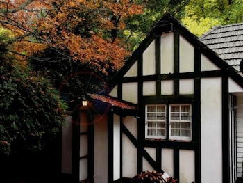 Tudor Cottages Mt Dandenong - Accommodation Asia 0