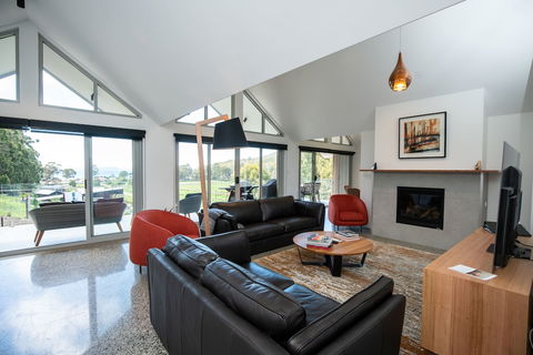 Adventure Bay Retreat - Accommodation Asia 6
