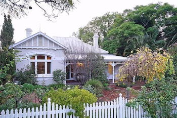 Durack House - Accommodation Guide 3
