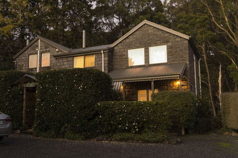 Observatory Cottages - Accommodation China 3