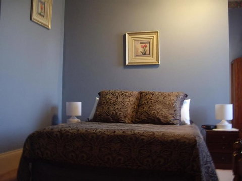 Lucinda B&B - Accommodation Guide 3