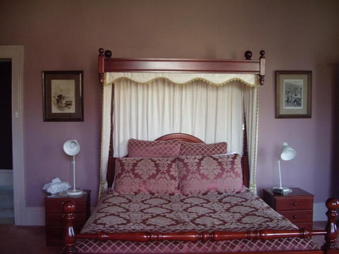 Lucinda B&B - Accommodation Guide 2