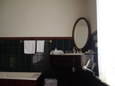 Lucinda B&B - Accommodation Guide 6