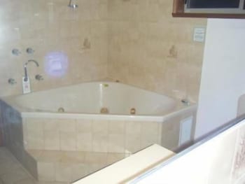 Paradise Lakes Motel - Accommodation Asia 2