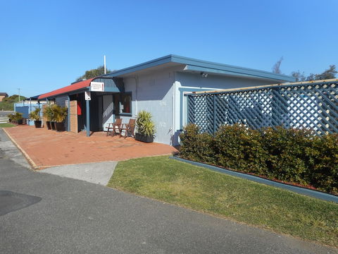 Two Shores Holiday Village - Accommodation Asia 6