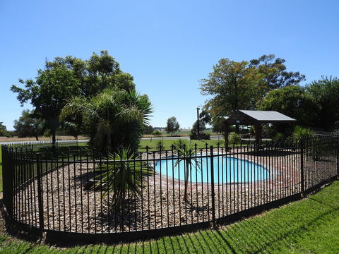 Australian Homestead - Accommodation Guide 1