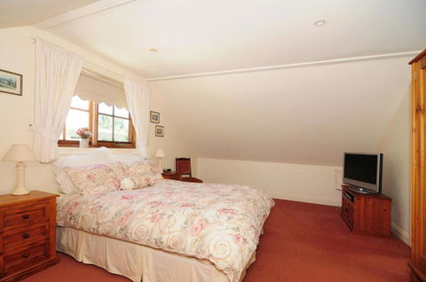 Daisy Cottage - Accommodation Guide 4