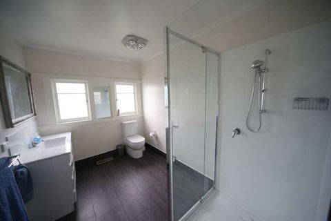 Seaview House Ulverstone - Accommodation Guide 3