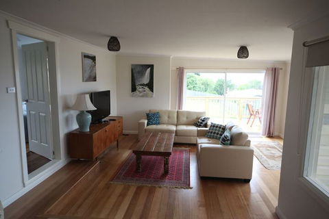 Seaview House Ulverstone - Accommodation Guide 5