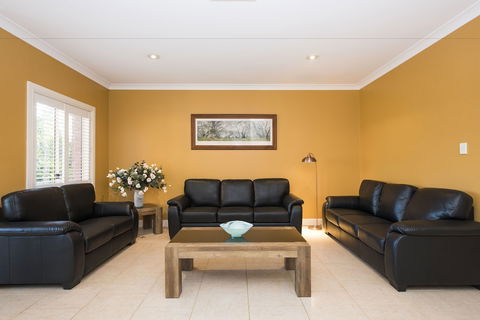 Colonial Court Villas - Accommodation Asia 4