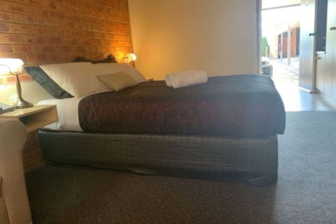 Sugarloaf Motel - Accommodation Guide 5