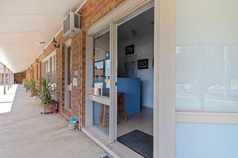 Sugarloaf Motel - Accommodation Guide 1