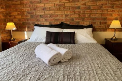 Sugarloaf Motel - Accommodation Guide 7