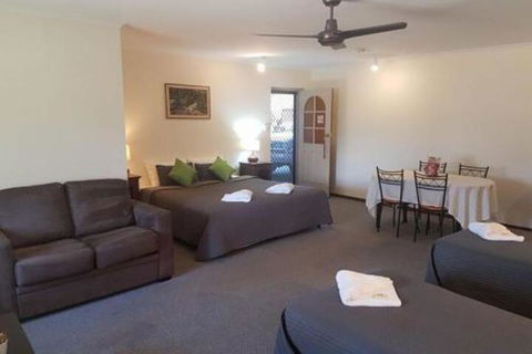 Beachport Motor Inn - Accommodation Asia 0