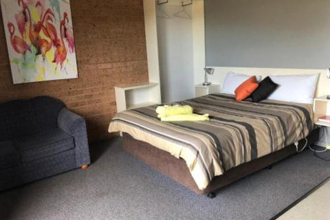 Lake Talbot Tourist Park - Accommodation Guide 0