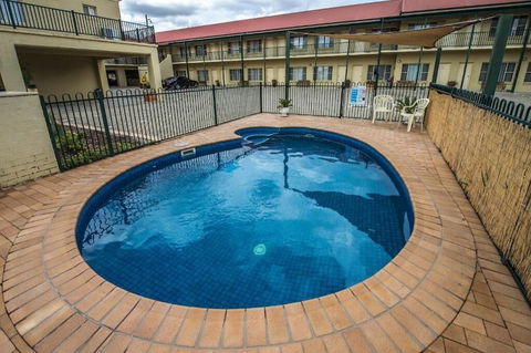 Golden Guitar Motor Inn - Accommodation Asia 1