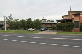 Forbes Victoria Inn - Accommodation Asia 0