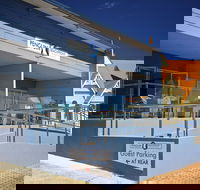 Penguin Beachfront Apartments - Accommodation Asia