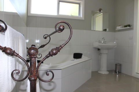 Amelina Cottages - Accommodation Asia 3
