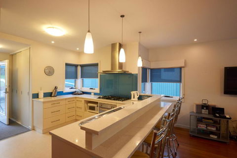 Bridport Holiday Rental - Accommodation Guide 6