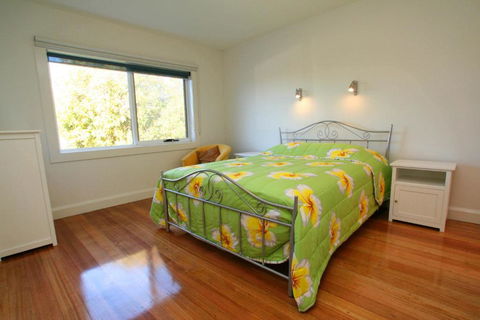 Bridport Holiday Rental - Accommodation Guide 5