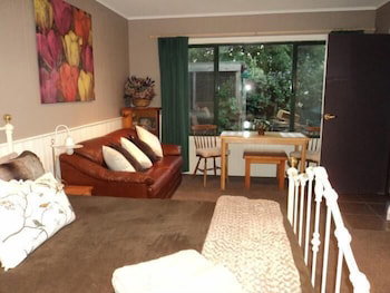 Forest Lodge Chalets - Accommodation Guide 5