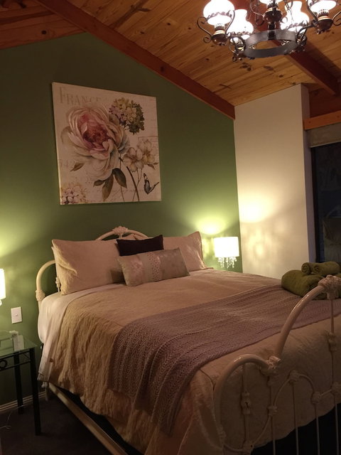 Forest Lodge Chalets - Accommodation Guide 4