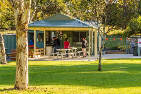 Lake Albert Caravan Park - Accommodation Asia 2