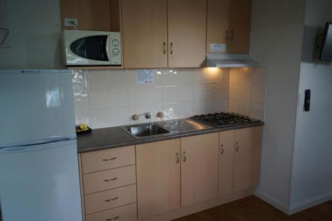 Lake Albert Caravan Park - Accommodation Asia 6