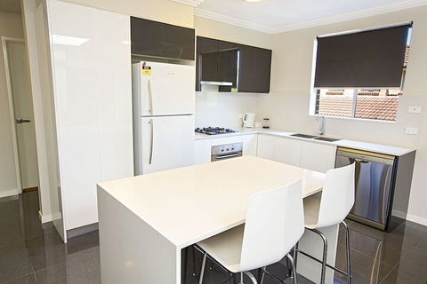 Astina Serviced Apartments Parkside - Accommodation Asia 4