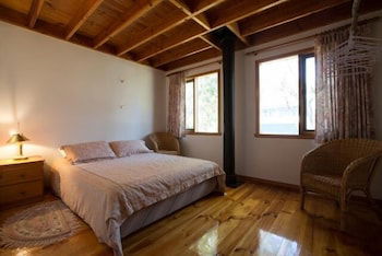 Wrens View - Accommodation Guide 2