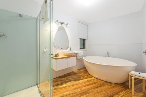 Dalrymples Guest Cottages - Accommodation Asia 3