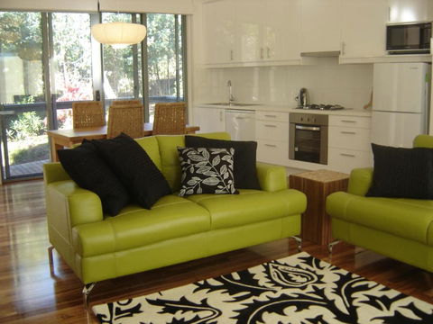 Dalrymples Guest Cottages - Accommodation Asia 4