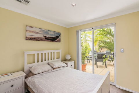 Ocean Keys Cottage - Accommodation Guide 2
