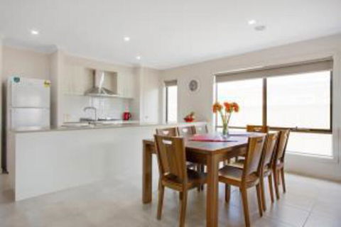 Serviced Houses Point Cook - Accommodation Asia 3