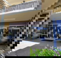 Mayfair Motel Emerald - Accommodation Guide