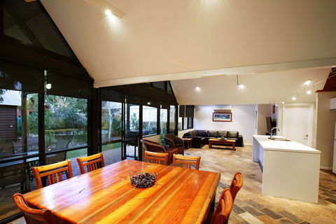 Whalers Cove Villas - Accommodation Asia 2