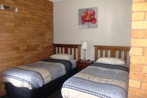 Centrepoint Motel - Accommodation Asia 5