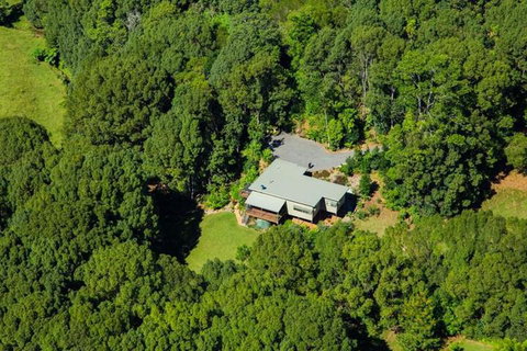 Babbling Brook Retreat - Accommodation Guide 2