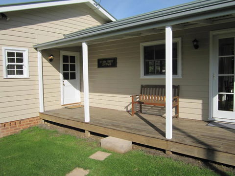 Sutton Forest Cottage - Accommodation Guide 3
