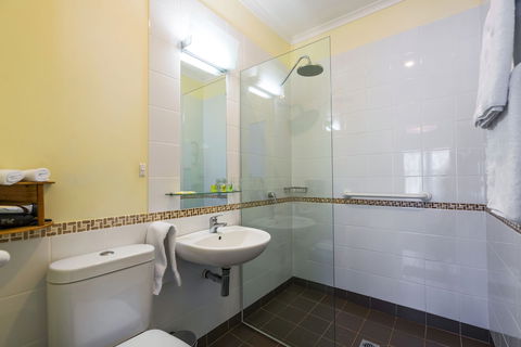 Ashdowns Of Dover B&B - Accommodation Asia 4